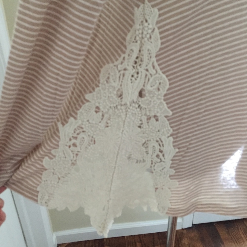 ❗️LAST❗️Trapeze Top with Crochet Lace - Picture 6 of 7